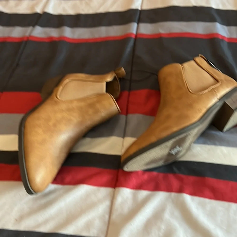 Boots new - Picture 3 of 3